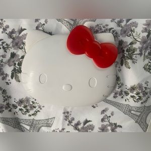 Mini hello Kitty mirror vanity ❤️